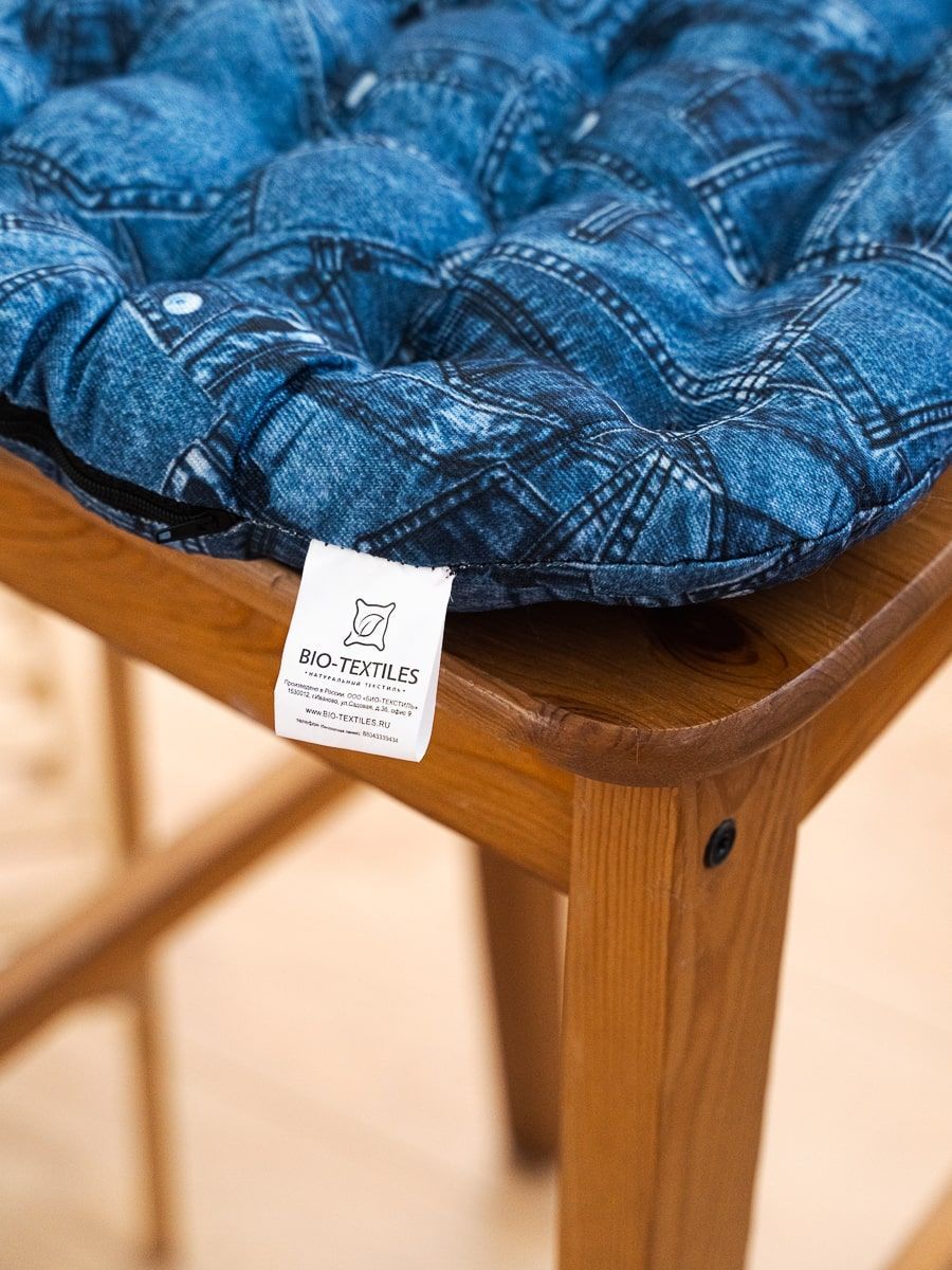 снимок Подушка на стул "Джинсы" с лузгой гречихи 40*40 от магазина BIO-TEXTILES ОПТ