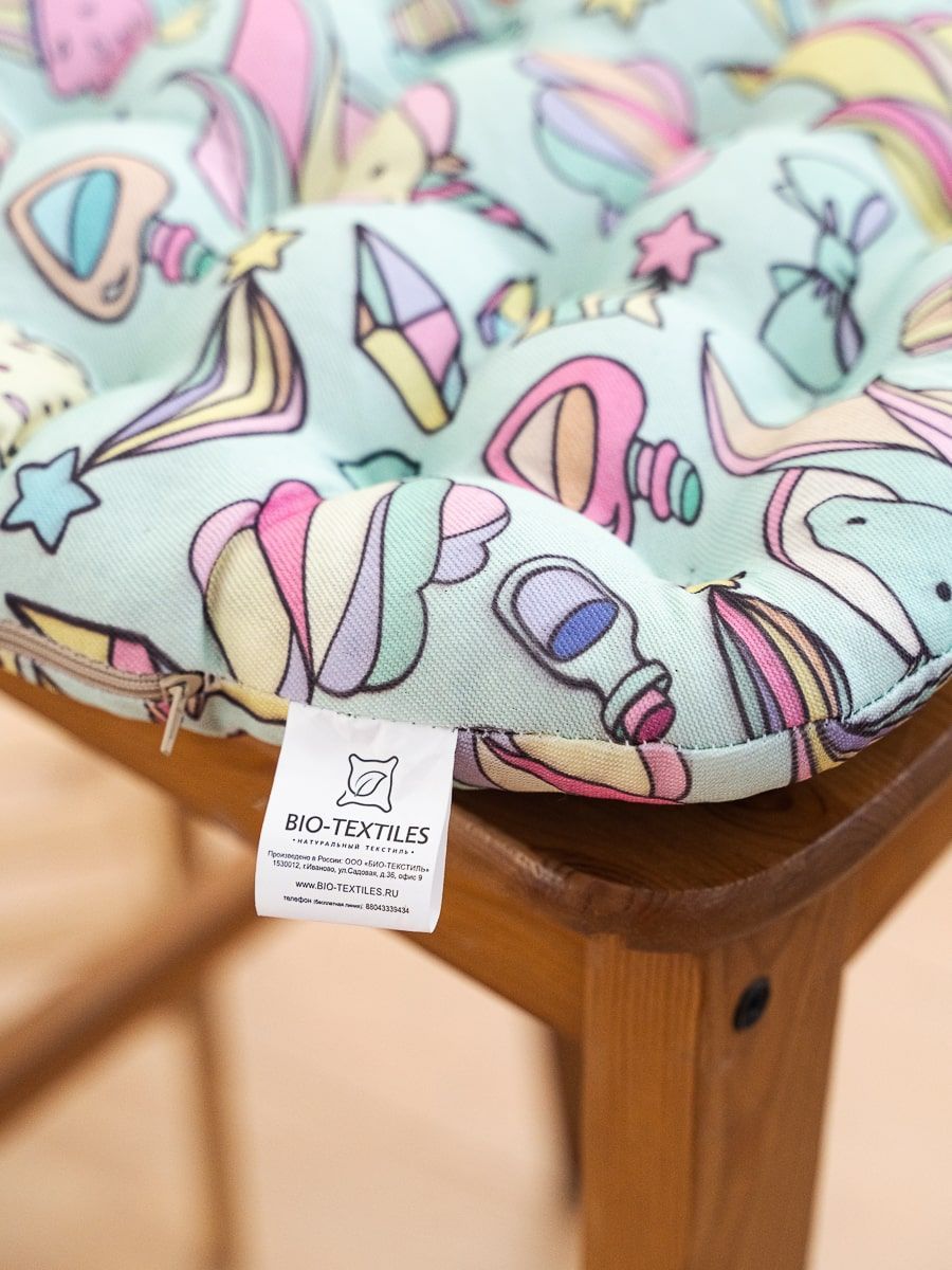 снимок Подушка на стул "Единороги" с лузгой гречихи 40*40 от магазина BIO-TEXTILES ОПТ